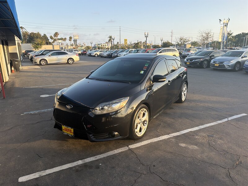 2014 Ford Focus 5 Door Hatch ST's photo