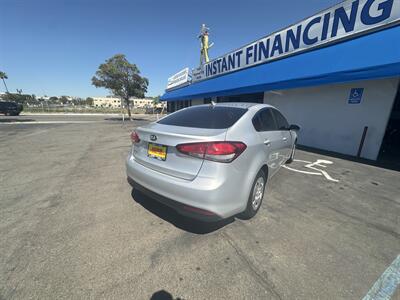 2017 Kia Forte LX   - Photo 5 - National City, CA 91950