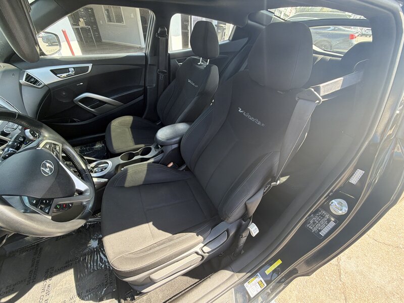 2017 Hyundai Veloster Value Edition - Photo 10 - National City, CA 91950