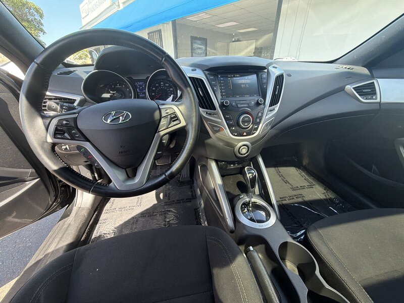 2017 Hyundai Veloster Value Edition - Photo 9 - National City, CA 91950