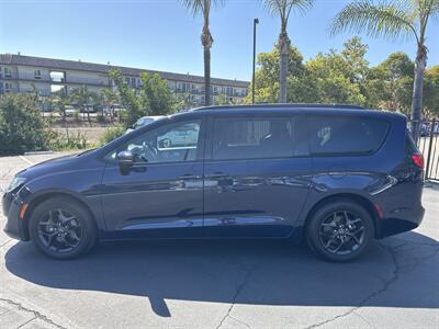 2020 Chrysler Pacifica Limited   - Photo 8 - National City, CA 91950