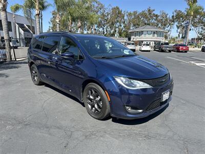 2020 Chrysler Pacifica Limited   - Photo 3 - National City, CA 91950