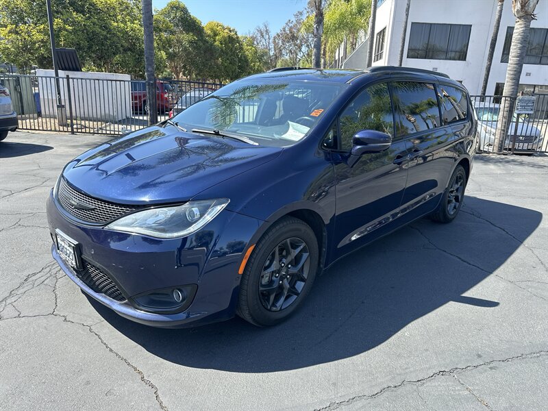 2020 Chrysler Pacifica Limited  