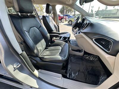 2017 Chrysler Pacifica Touring Plus   - Photo 8 - National City, CA 91950