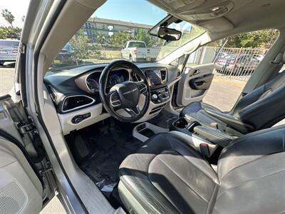 2017 Chrysler Pacifica Touring Plus   - Photo 12 - National City, CA 91950
