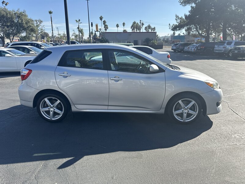 2010 Toyota Corolla Matrix L 4WD photo 4