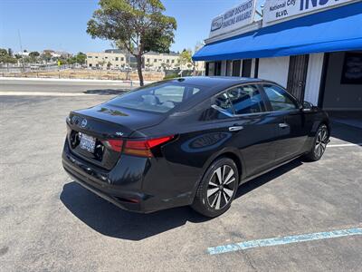 2021 Nissan Altima 2.5 SV   - Photo 5 - National City, CA 91950