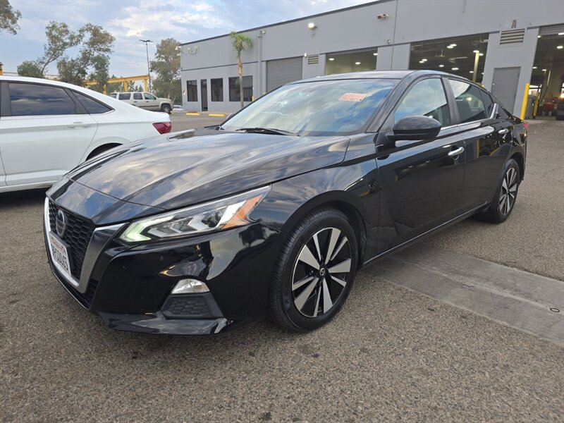 2021 Nissan Altima 2.5 SV - Photo 1 - National City, CA 91950