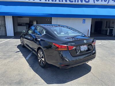 2021 Nissan Altima 2.5 SV   - Photo 3 - National City, CA 91950