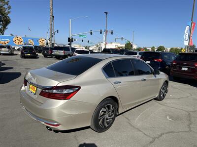 2017 Honda Accord LX - Photo 5 -