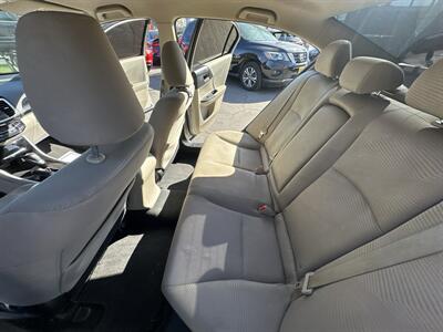 2017 Honda Accord LX - Photo 11 -