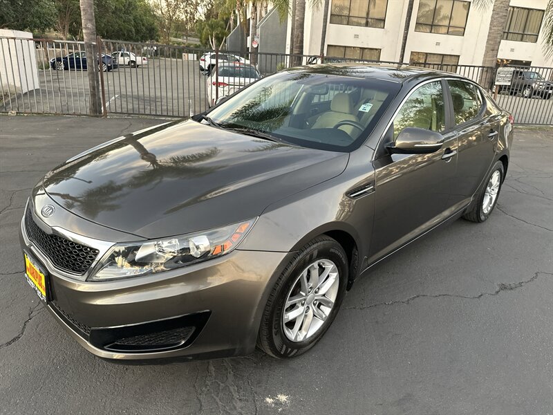 2011 Kia Optima LX's photo