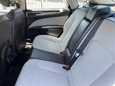 2020 Ford Fusion SE - Photo 10 -