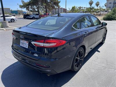 2020 Ford Fusion SE - Photo 5 -
