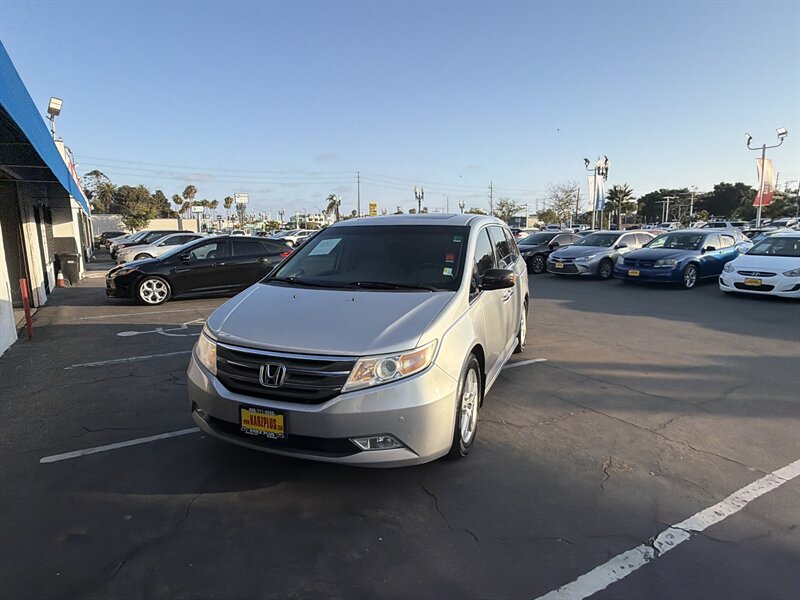 2012 Honda Odyssey Touring's photo