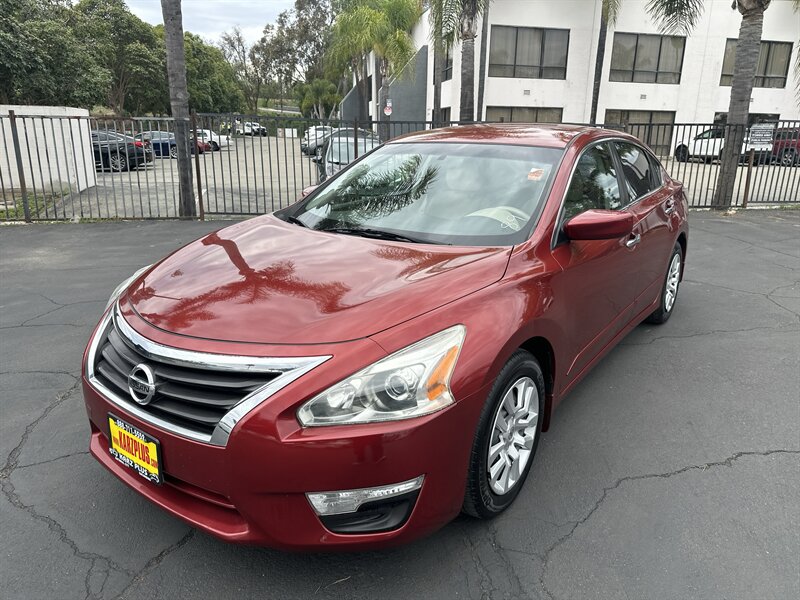 2014 Nissan Altima S's photo