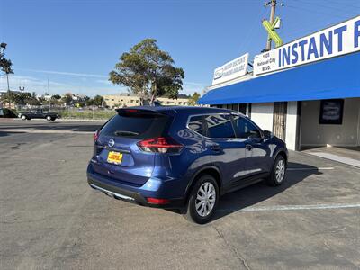 2018 Nissan Rogue S   - Photo 5 - National City, CA 91950