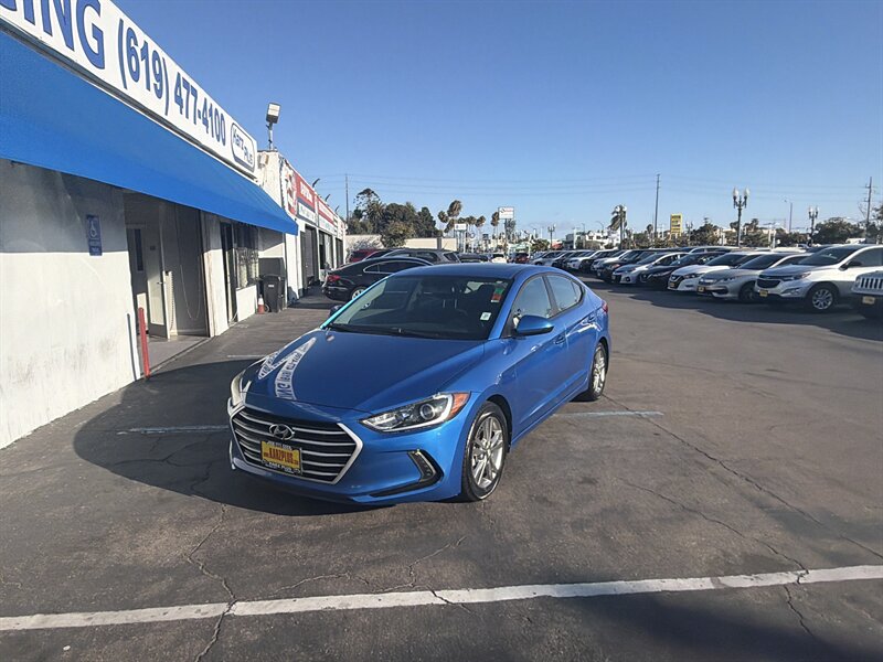2017 Hyundai ELANTRA SE  