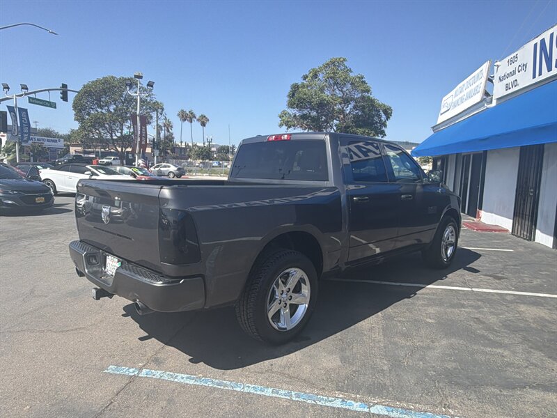 2017 RAM 1500 Crew Cab Express - Photo 5 -