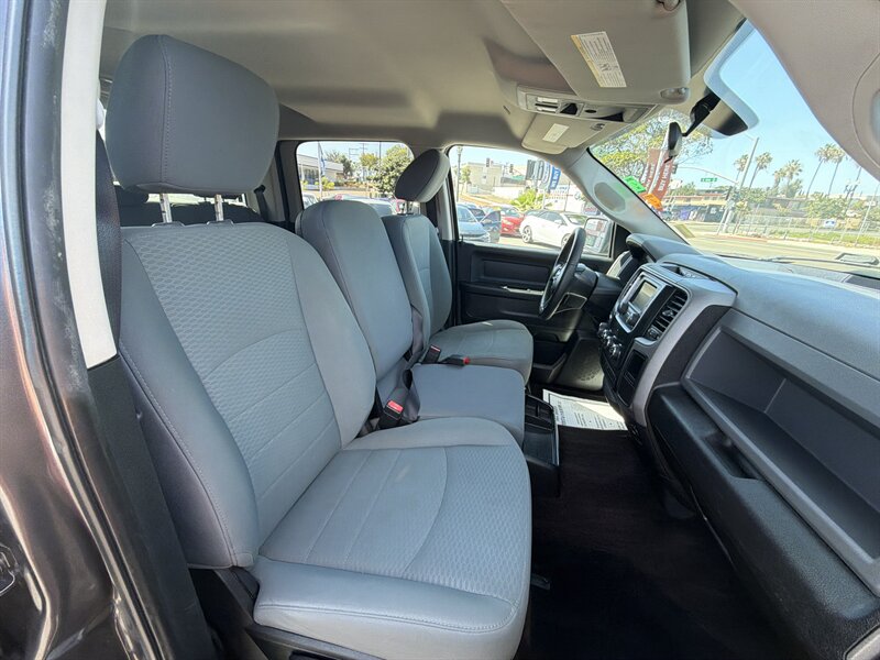 2017 RAM 1500 Crew Cab Express - Photo 12 -