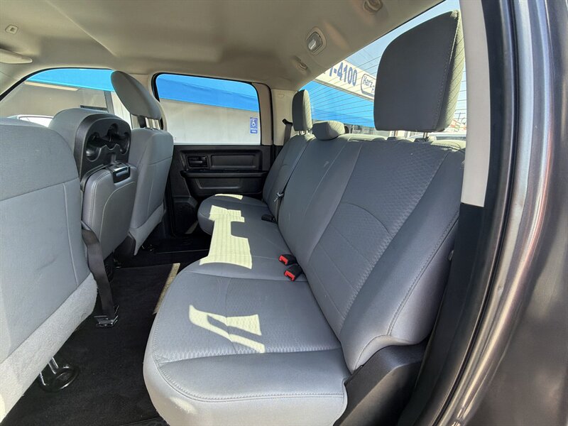 2017 RAM 1500 Crew Cab Express - Photo 11 -