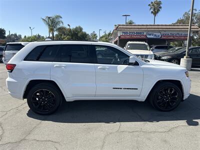 2018 Jeep Grand Cherokee Altitude - Photo 4 -