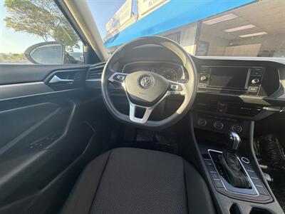 2019 Volkswagen Jetta S   - Photo 10 - 