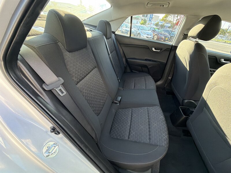 2023 Kia Rio LX - Photo 13 -