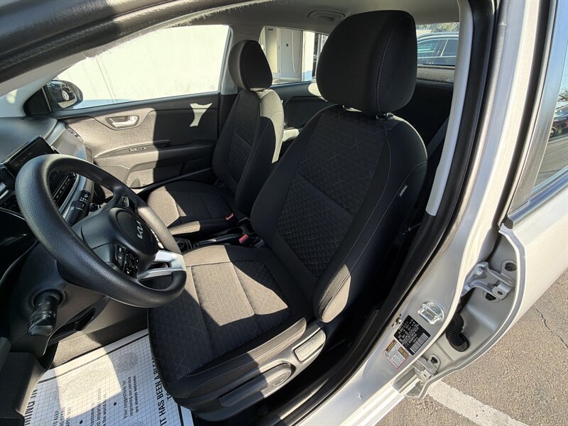 2023 Kia Rio LX - Photo 10 -