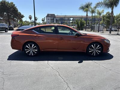 2019 Nissan Altima 2.5 SR - Photo 6 -