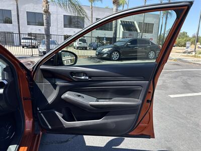 2019 Nissan Altima 2.5 SR - Photo 16 -