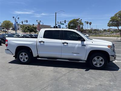 2016 Toyota Tundra SR5   - Photo 6 - 