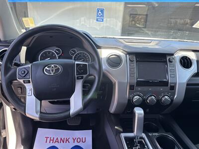 2016 Toyota Tundra SR5   - Photo 9 - 