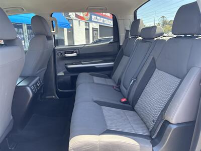 2016 Toyota Tundra SR5   - Photo 11 - 