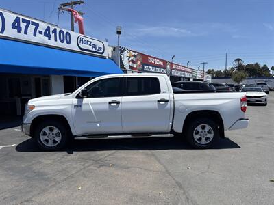 2016 Toyota Tundra SR5   - Photo 2 - 