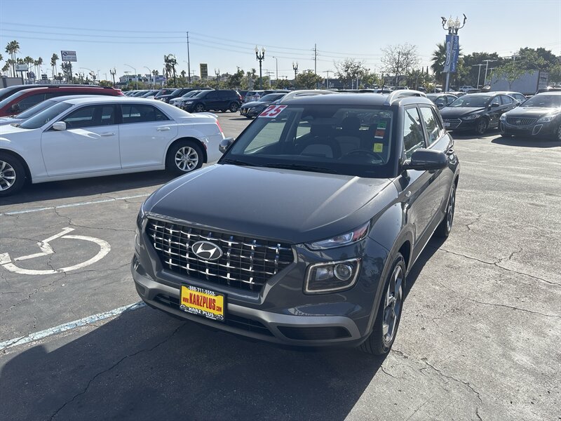 2025 Hyundai VENUE SEL  