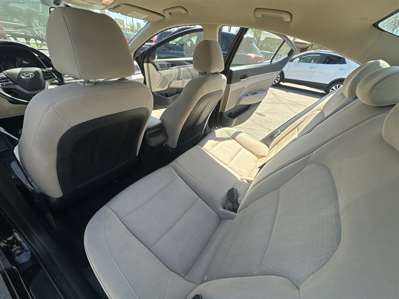 2017 Hyundai Elantra SE - Photo 12