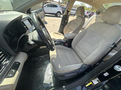 2017 Hyundai ELANTRA SE   - Photo 15 - National City, CA 91950