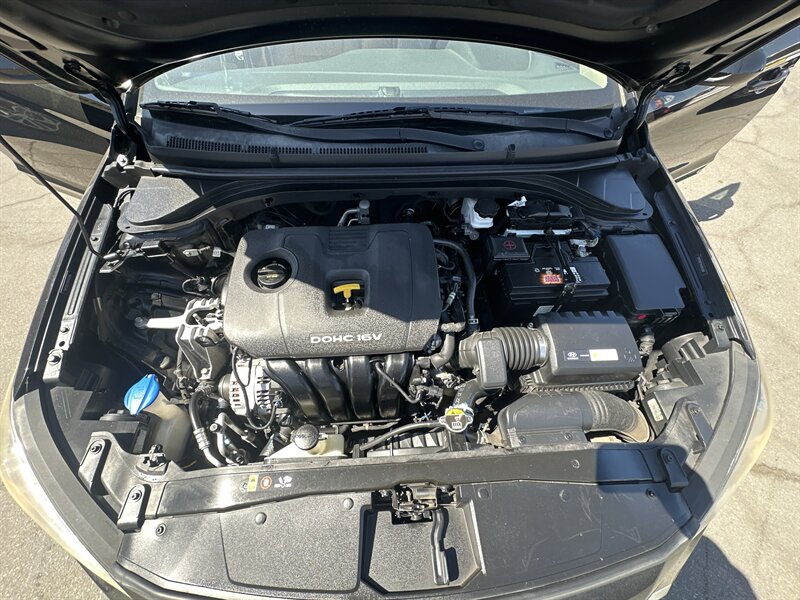 2017 Hyundai Elantra SE - Photo 16