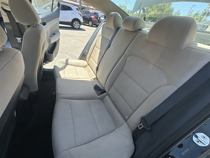 2017 Hyundai Elantra SE - Photo 13