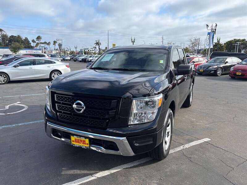 2022 Nissan Titan S  