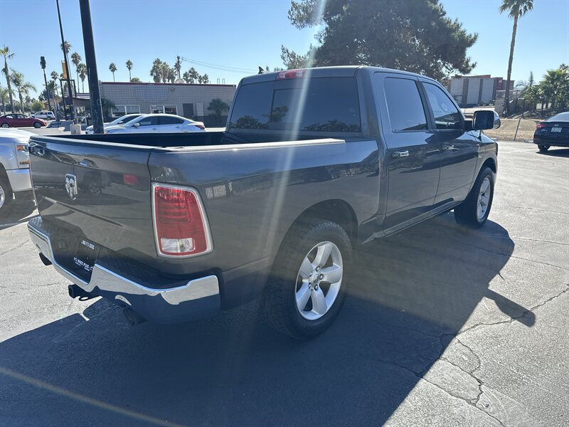 2016 Ram 1500 Laramie photo 4