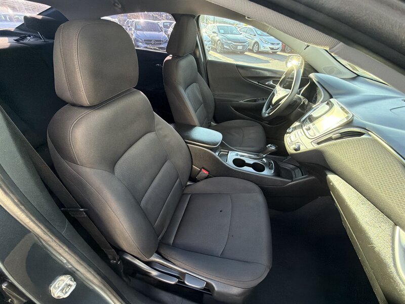 2019 Chevrolet Malibu LS - Photo 13 - National City, CA 91950