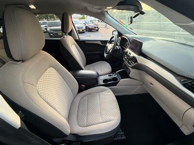 2022 Ford Escape SE - Photo 13 - National City, CA 91950