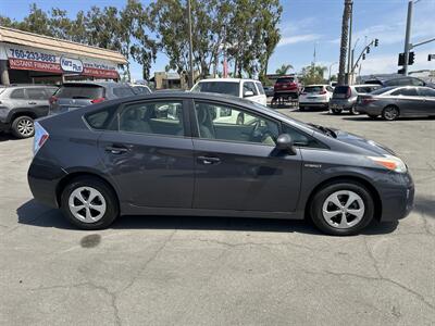 2013 Toyota Prius Two   - Photo 4 - 