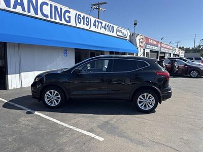 2019 Nissan Rogue Sport SV   - Photo 2 - National City, CA 91950