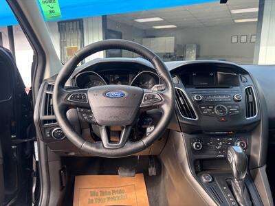 2016 Ford Focus SE   - Photo 9 - 