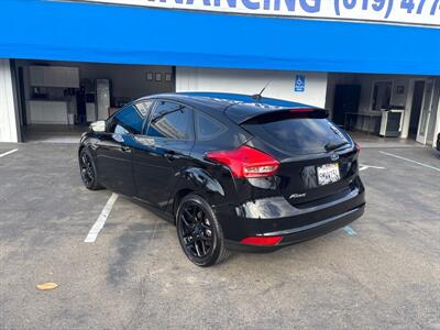 2016 Ford Focus SE   - Photo 3 - 