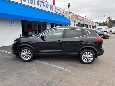 2017 Nissan Rogue Sport SV   - Photo 2 - National City, CA 91950