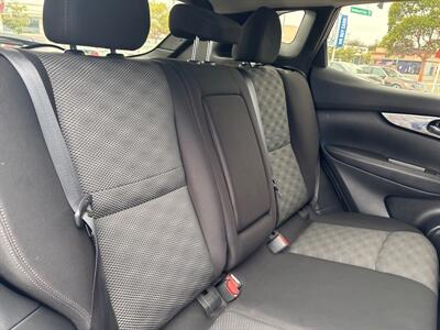 2017 Nissan Rogue Sport SV   - Photo 13 - National City, CA 91950